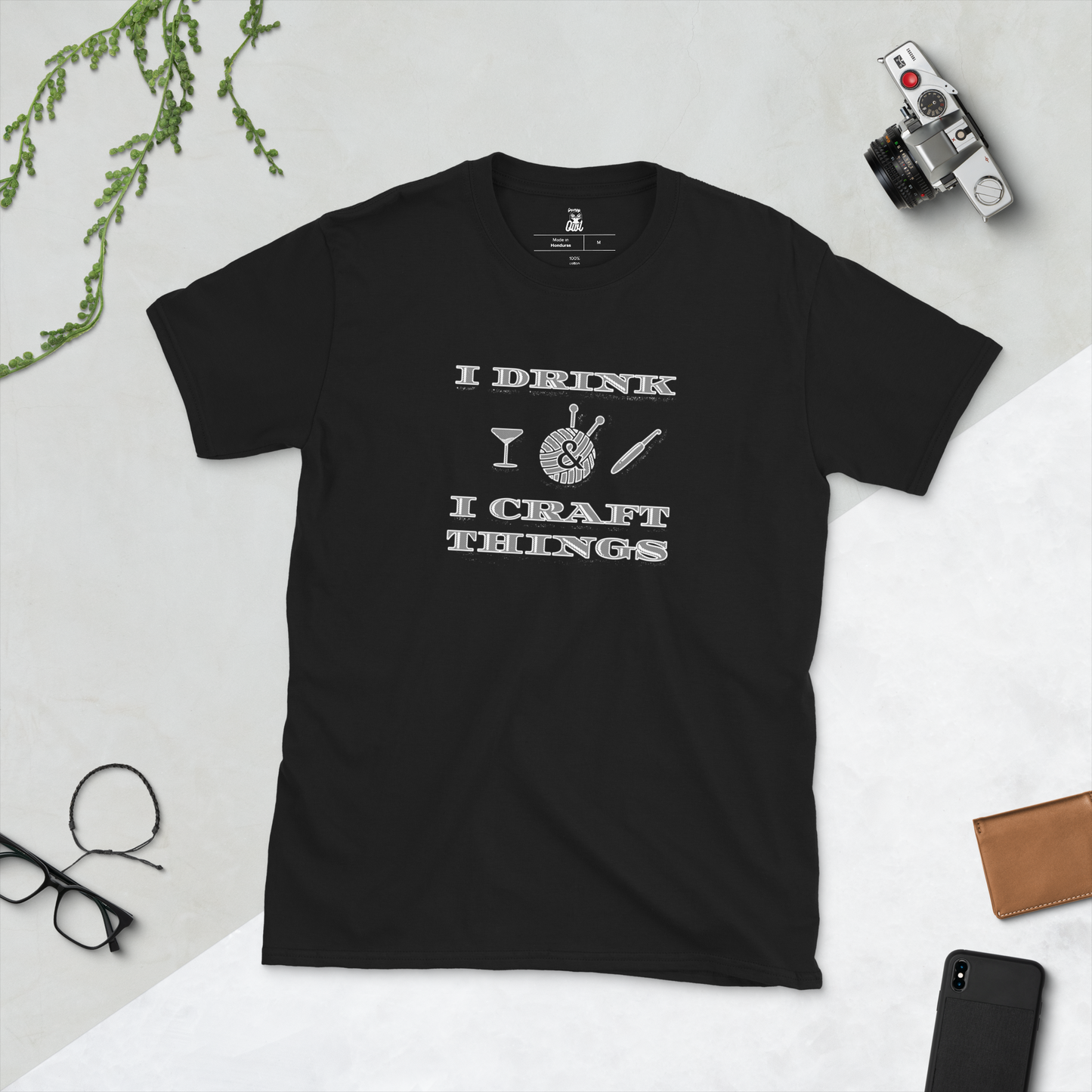 I Drink & I Craft - Unisex T-Shirt